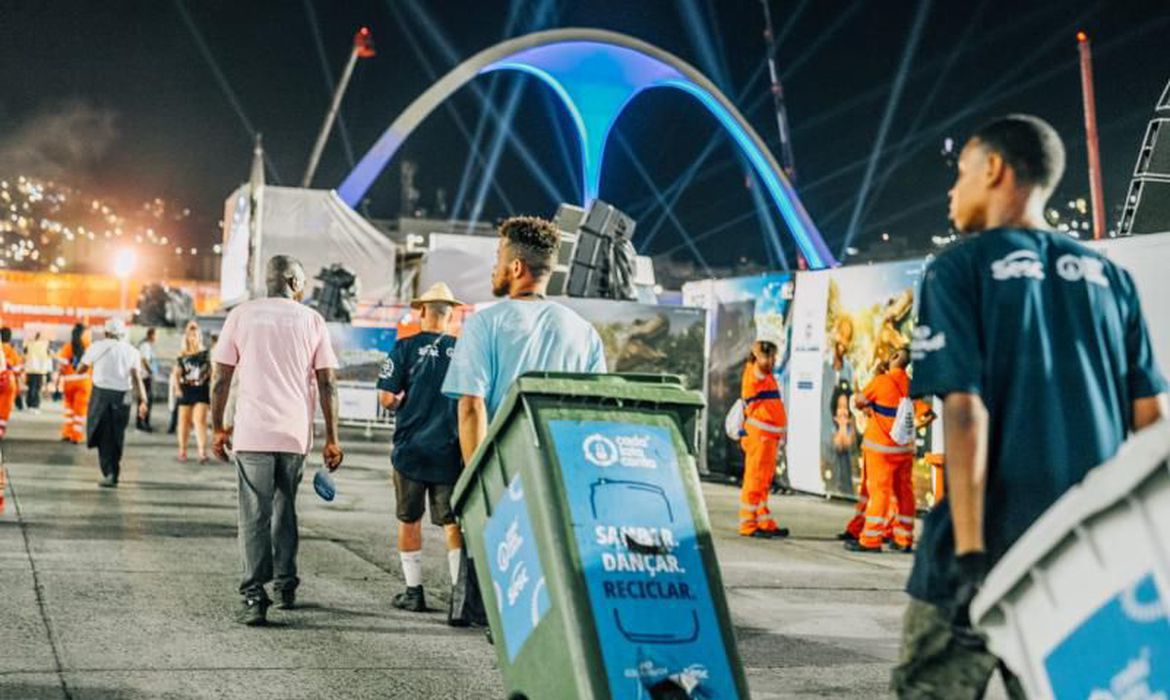 carnaval-recicla_sapucai_1-sesc_divulgacao